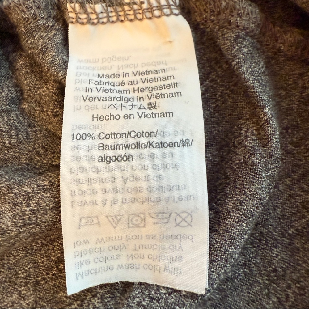 Madewell | V-neck Tank Top with Pocket Detail - Picture 6 of 9